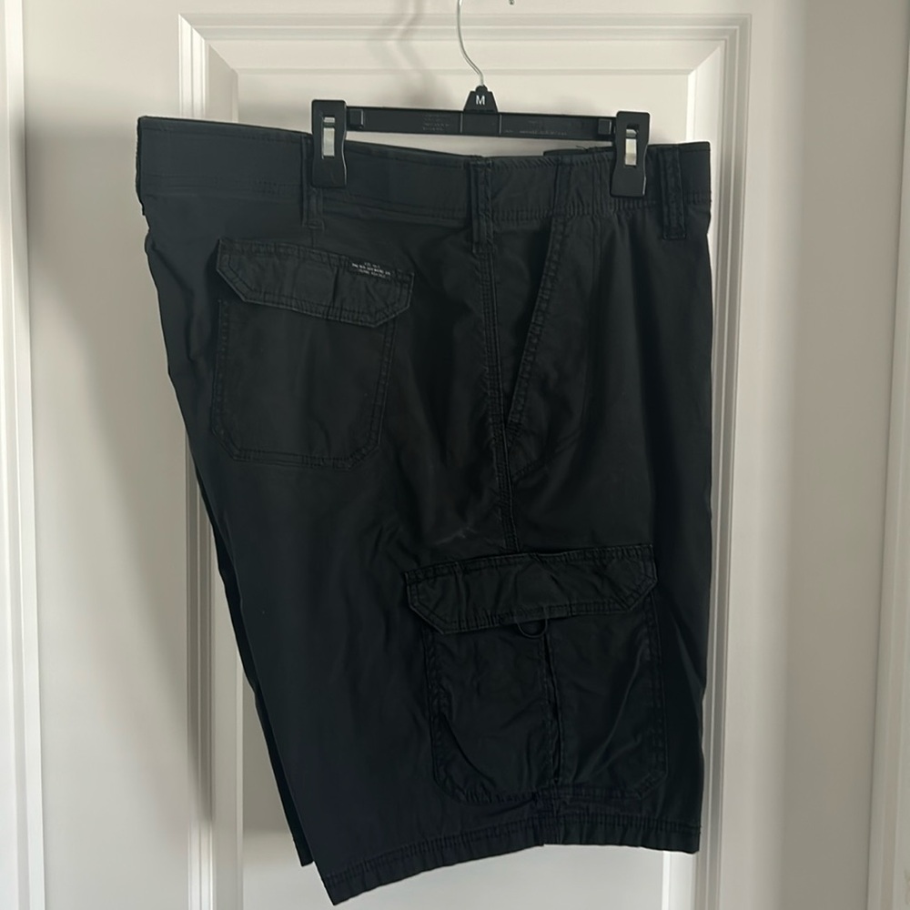 Men’s Lee extreme motion cargo shorts